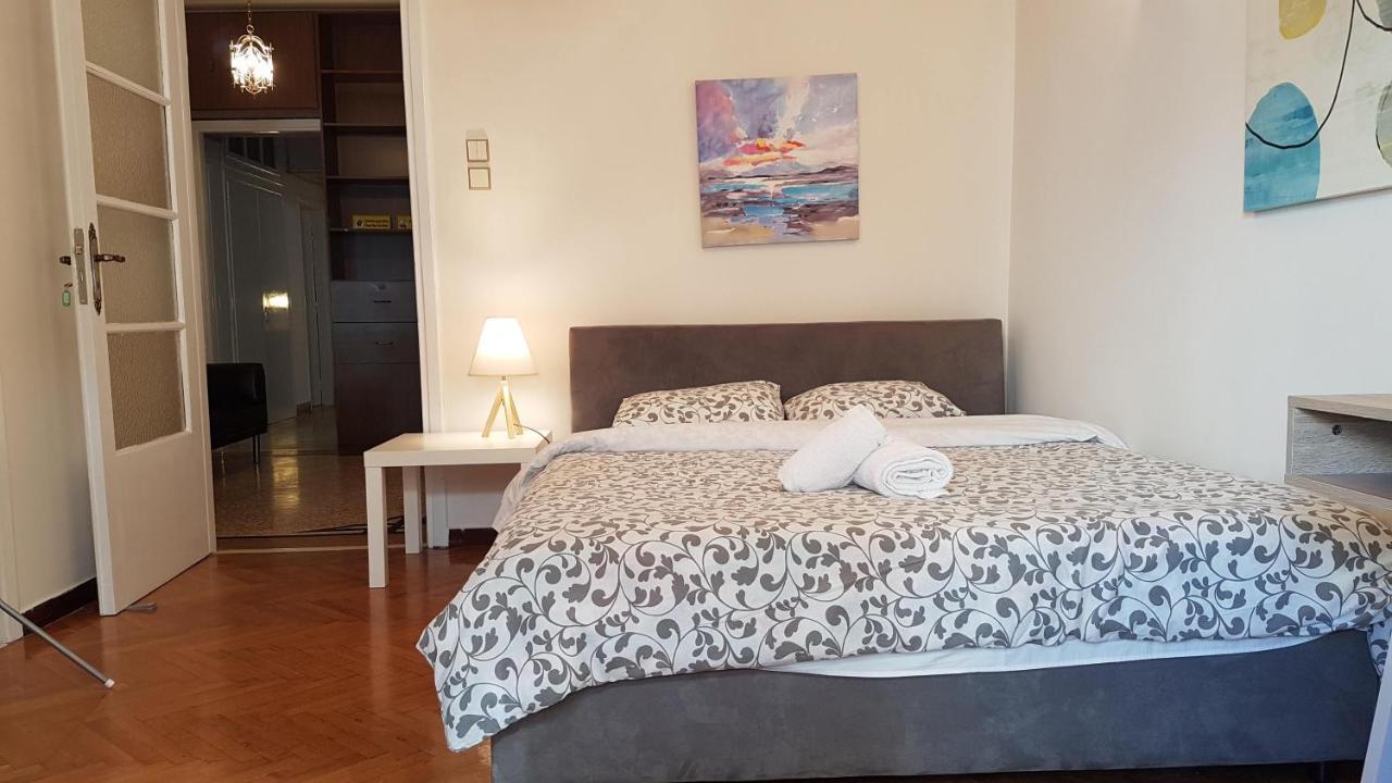 Teal Apartment - Athens Center, 4 Bd, 2 Bath Exteriör bild