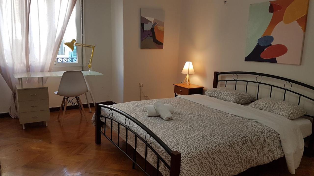 Teal Apartment - Athens Center, 4 Bd, 2 Bath Exteriör bild