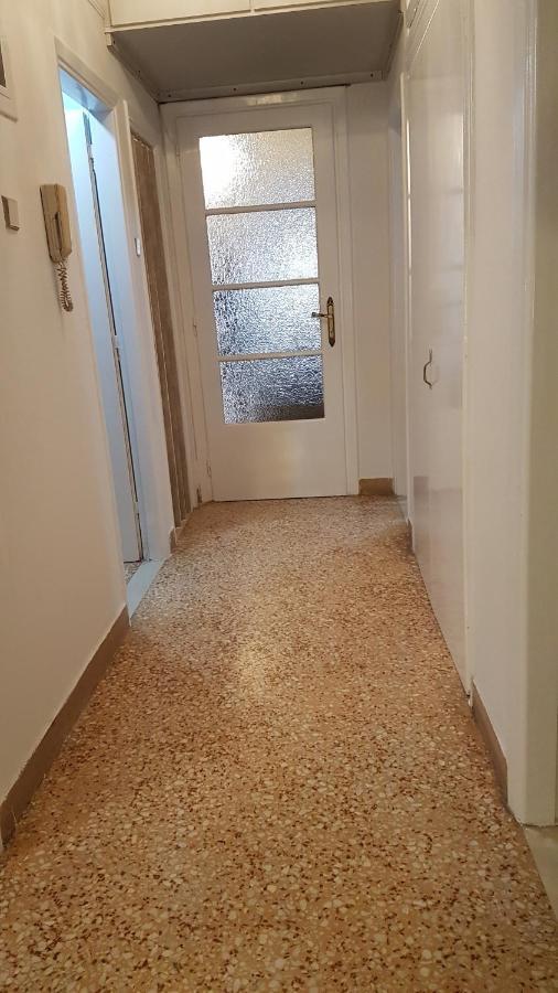 Teal Apartment - Athens Center, 4 Bd, 2 Bath Exteriör bild